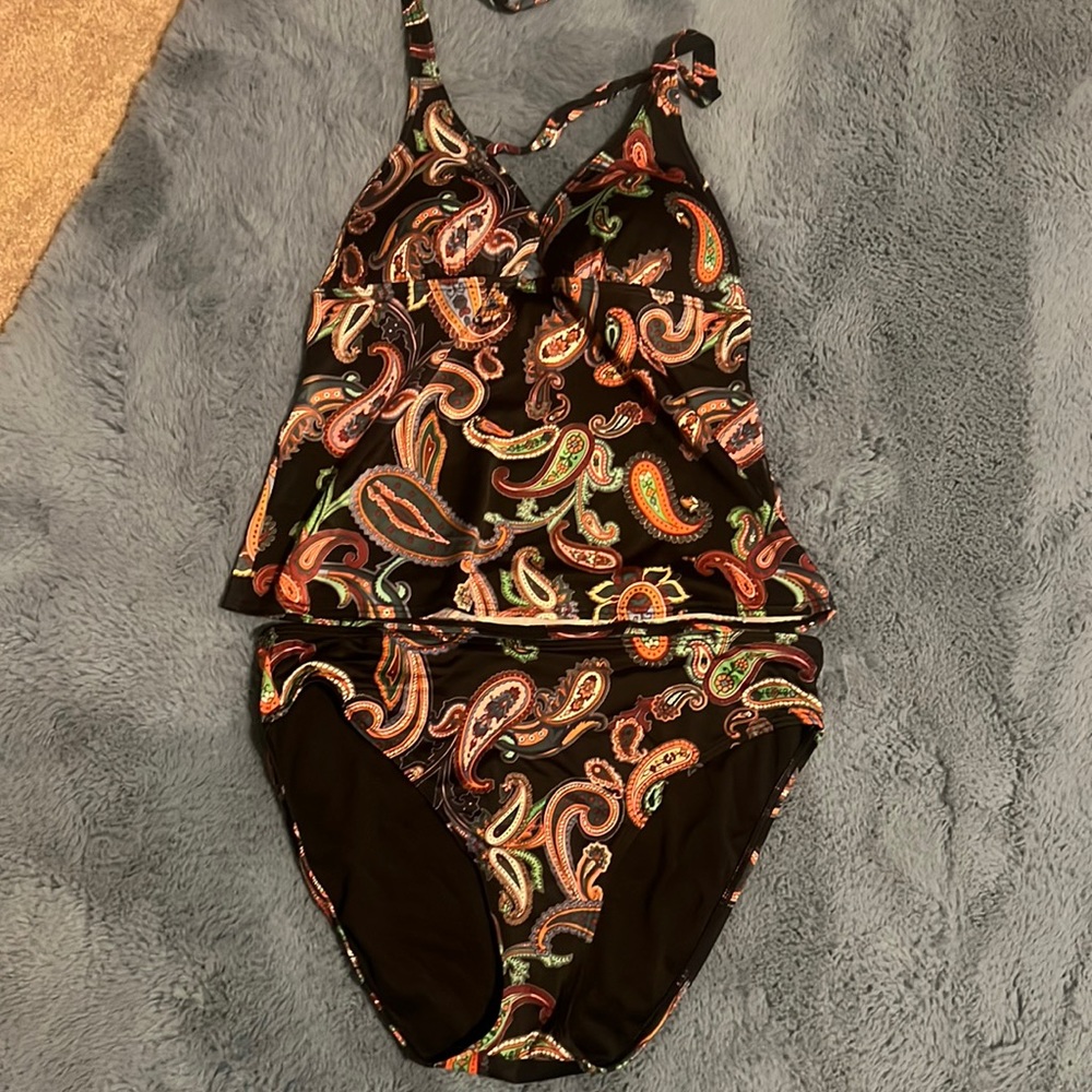 VS Tankini bathing suit